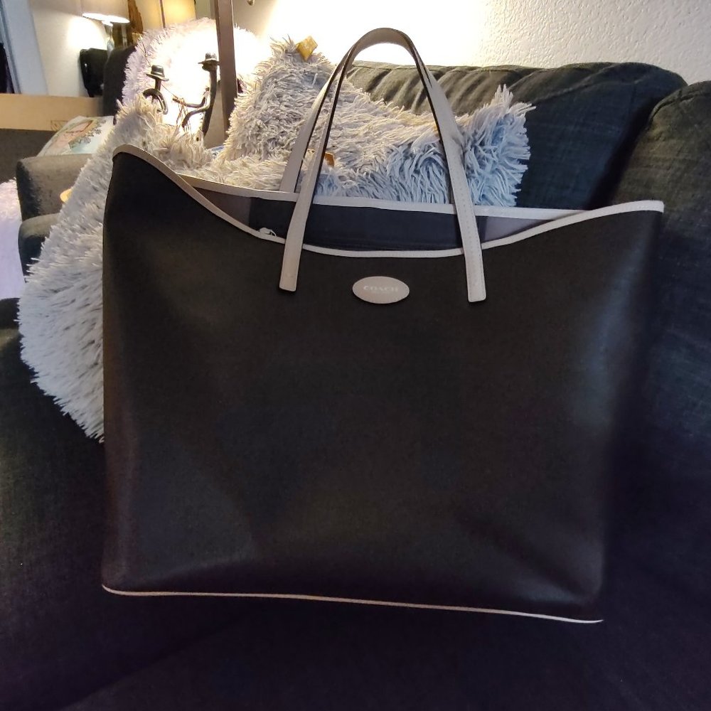 Coach Metro Saffiano Large Metro Tote